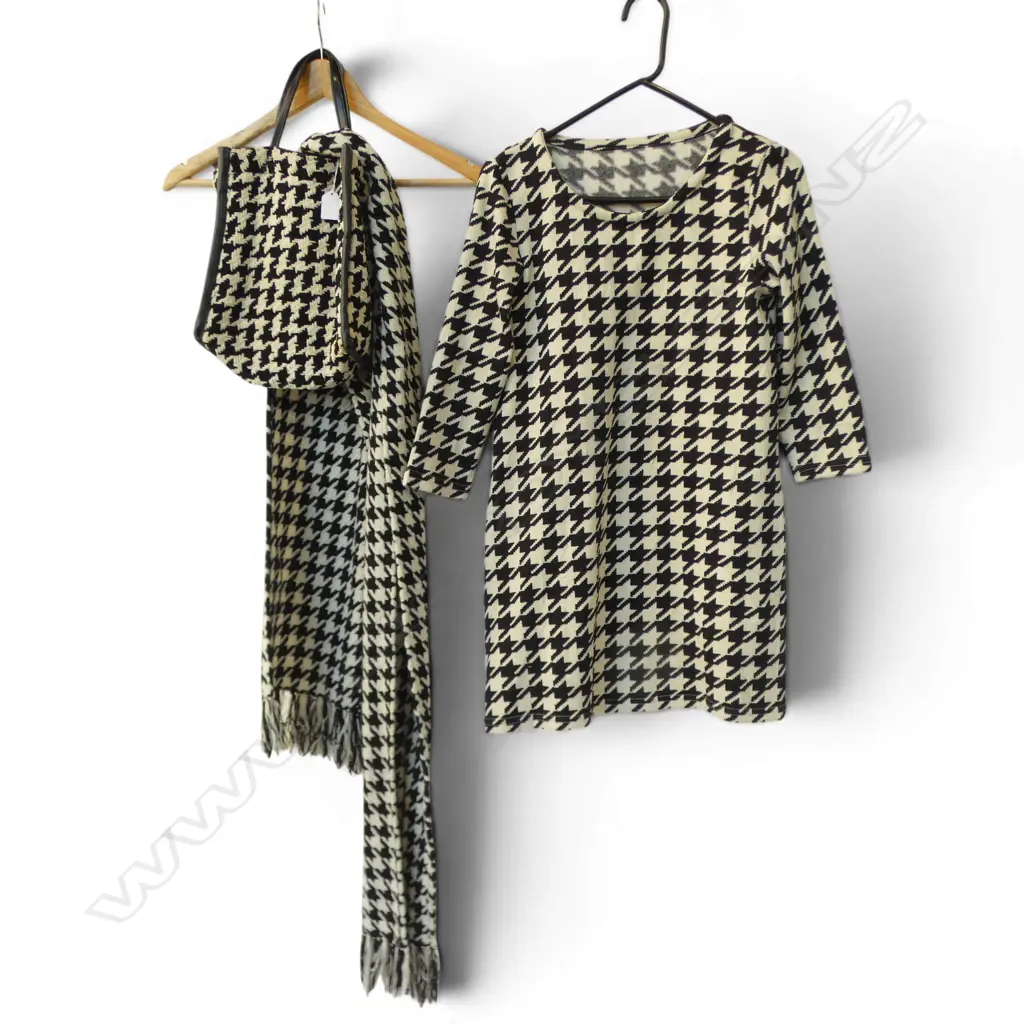 VINTAGE HOUNDSTOOTH ENSEMBLE, BAG, SCARF & DRESS size small Image 1++