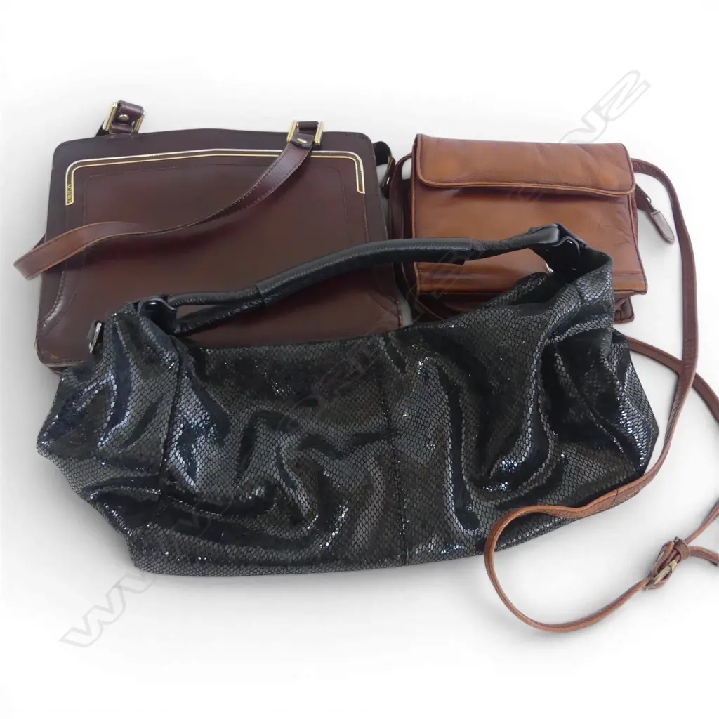 3 VINTAGE SHOULDER/HAND BAGS: 2 LEATHER 1 Oroton Image 1++