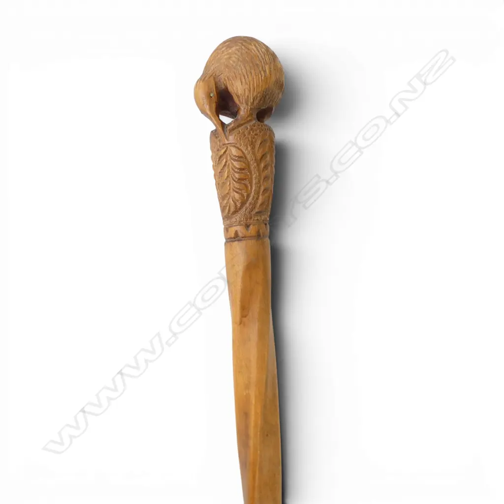 VINTAGE KIWI CARVED HANDLED WALKING STICK wrythen twist shaft L.845mm Image 1++