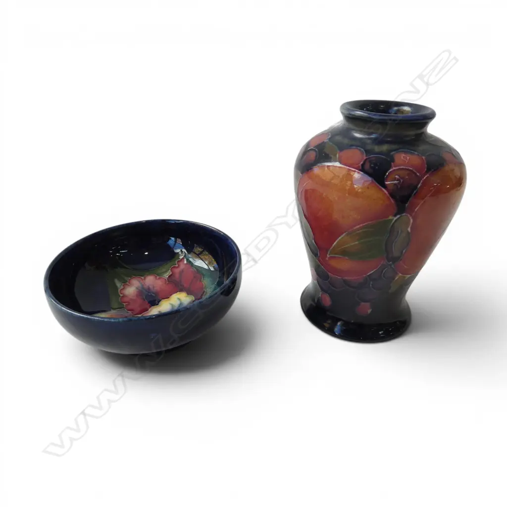2 SMALL MOORCROFT PIECES: Pomegranate vase restored rim H.90mm. + Small orchid dish Image 1++