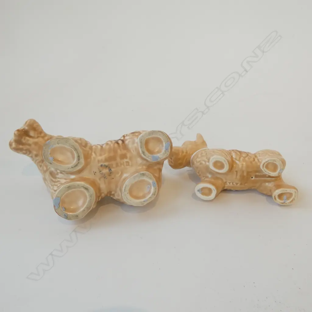 2 SYLVAC POTTERY PIECES: Both Scottie Dogs L.160mm. + #145. L.140mm. Image 1++