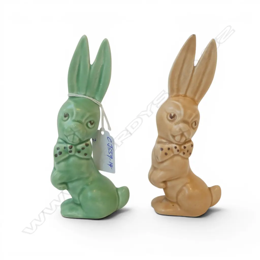 2 SYLVAC POTTERY BUGS BUNNY RABBIT BOW TIE model 2980. H.140mm Image 1++