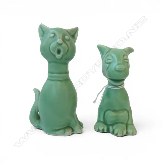 2 SYLVAC POTTERY PIECES: CAT with ribbon #1286 H.105mm + Comical Dog #1291 ?