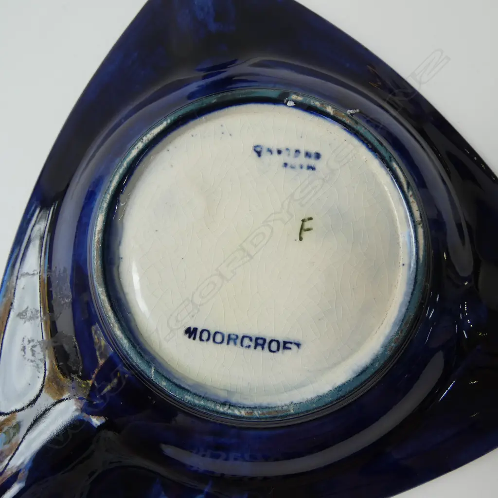 2 SMALL ORCHID MOORCROFT PIECES: bowl Dia.112mm + ashtray w cobalt ground Image 1++