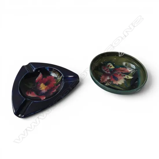 2 SMALL ORCHID MOORCROFT PIECES: bowl Dia.112mm + ashtray w cobalt ground