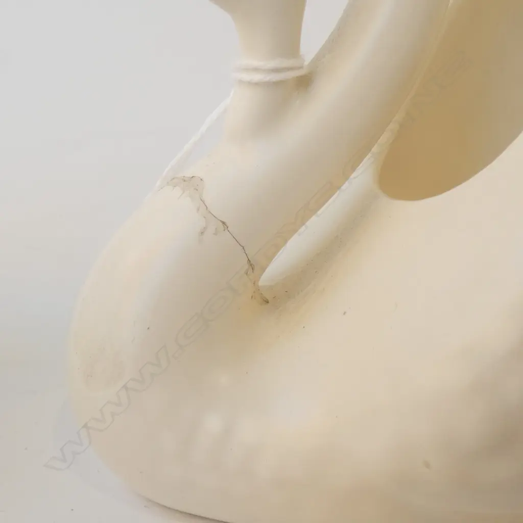 2 CROWN LYNN SMALL WHITE SWANS, 1 w. NECK REPAIRED H.95mm Image 1++