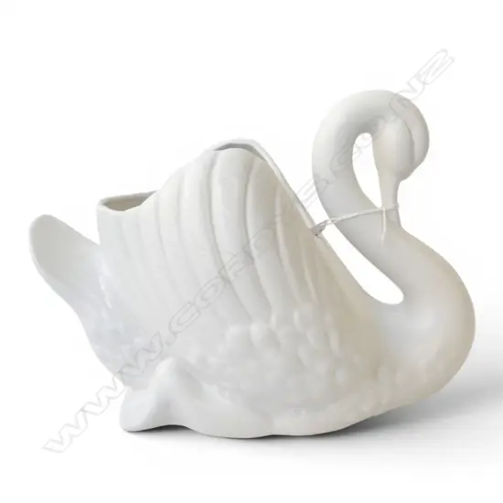 LG CROWN LYNN WHITE SWAN #2066 H.200mm