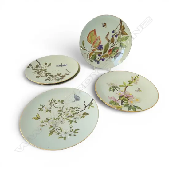 8 DOULTON'S HAND-PAINTED PLATES Dia.230mm