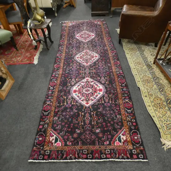 HAND KNOTTED WOOL PILE HAMADAN RUG