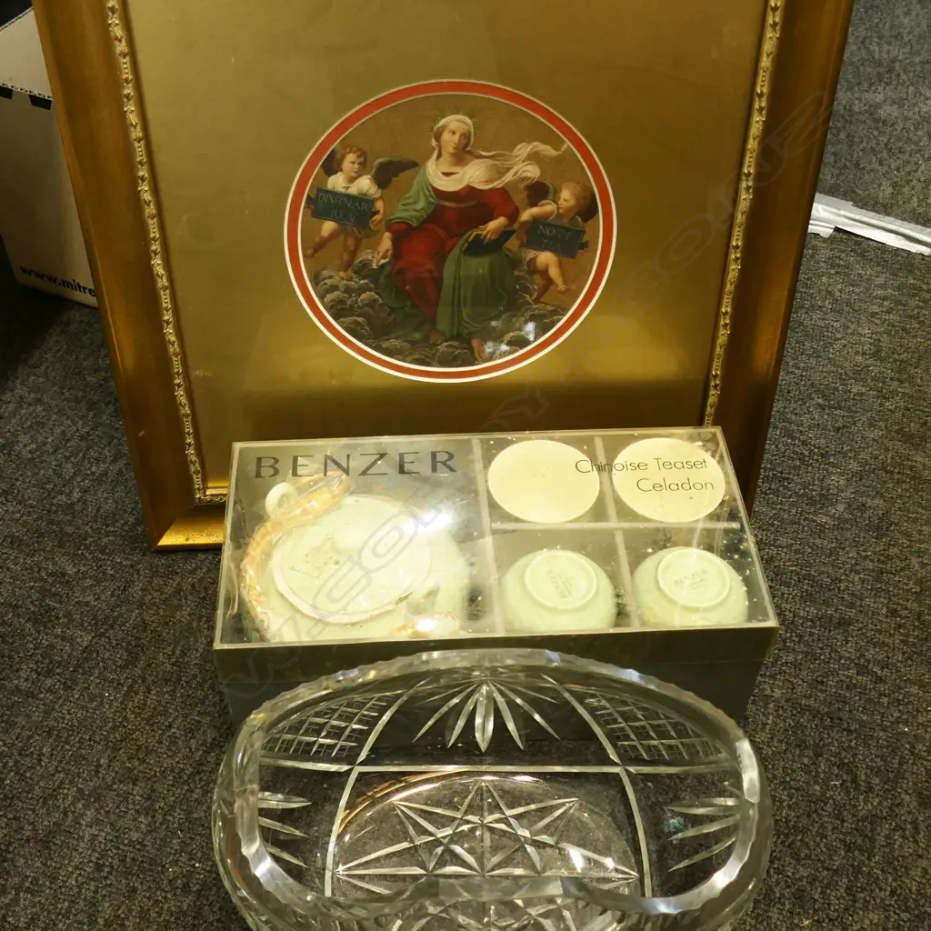 CUT CRYSTAL BOWL chips W.260mm, CLASSICAL PRINT & BOXED CELADON TEA SERVICE Image 1++
