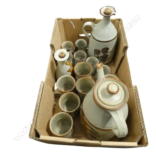 ASST NZ POTTERY