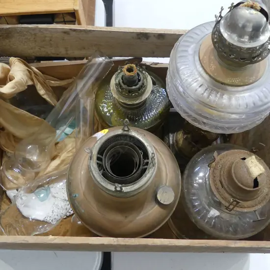 4 KEROSENE LAMPS