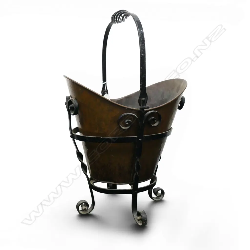 COPPER COAL BUCKET IN WROUGHT IRON FRAME H.450mm Image 1++