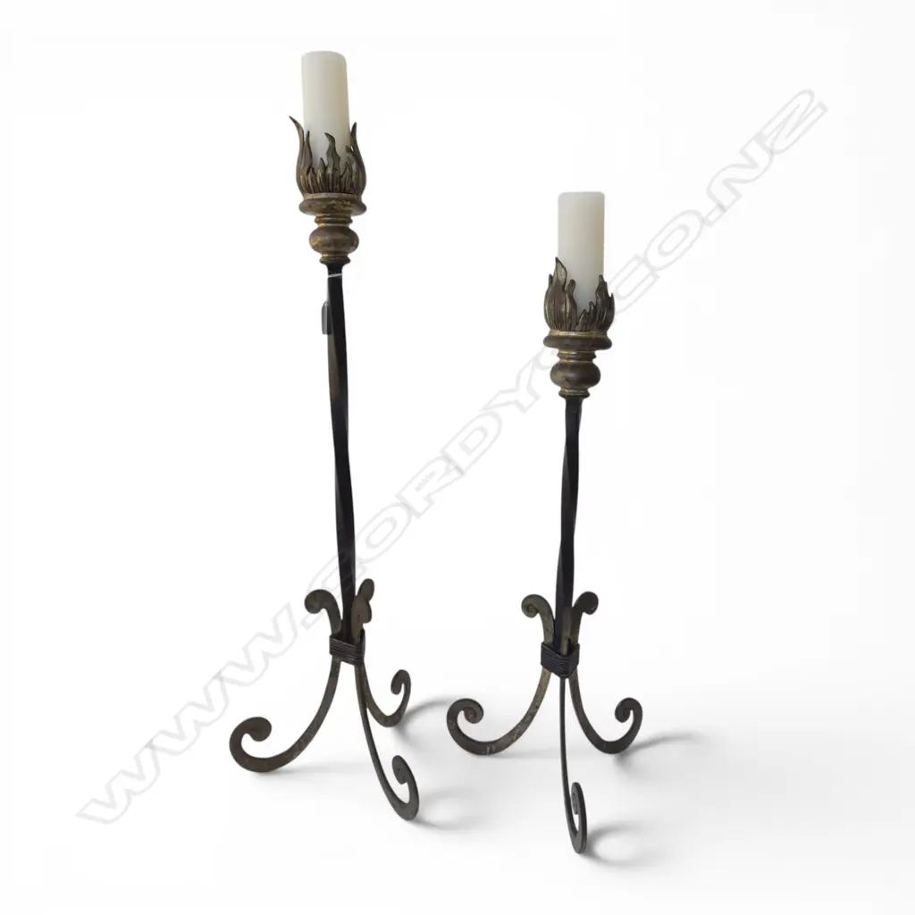 2 METAL CANDLESTICKS H.600, 735mm Image 1++