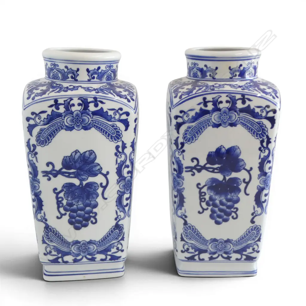 PR MODERN B/W VASES H.340mm Image 1++