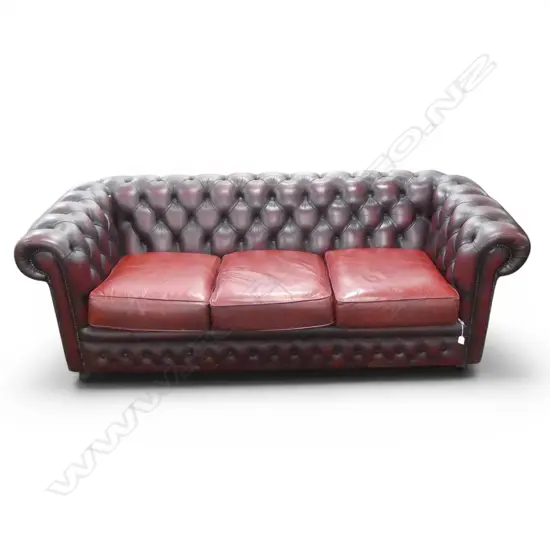 GASCOIGNE RED LEATHER BUTTON BACK CHESTERFIELD SOFA leather worn, cushions different colour 2050x900x720mm