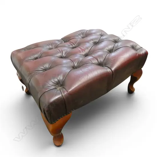 GASCOIGNE RED LEATHER BUTTON FOOT REST 600x470x340mm