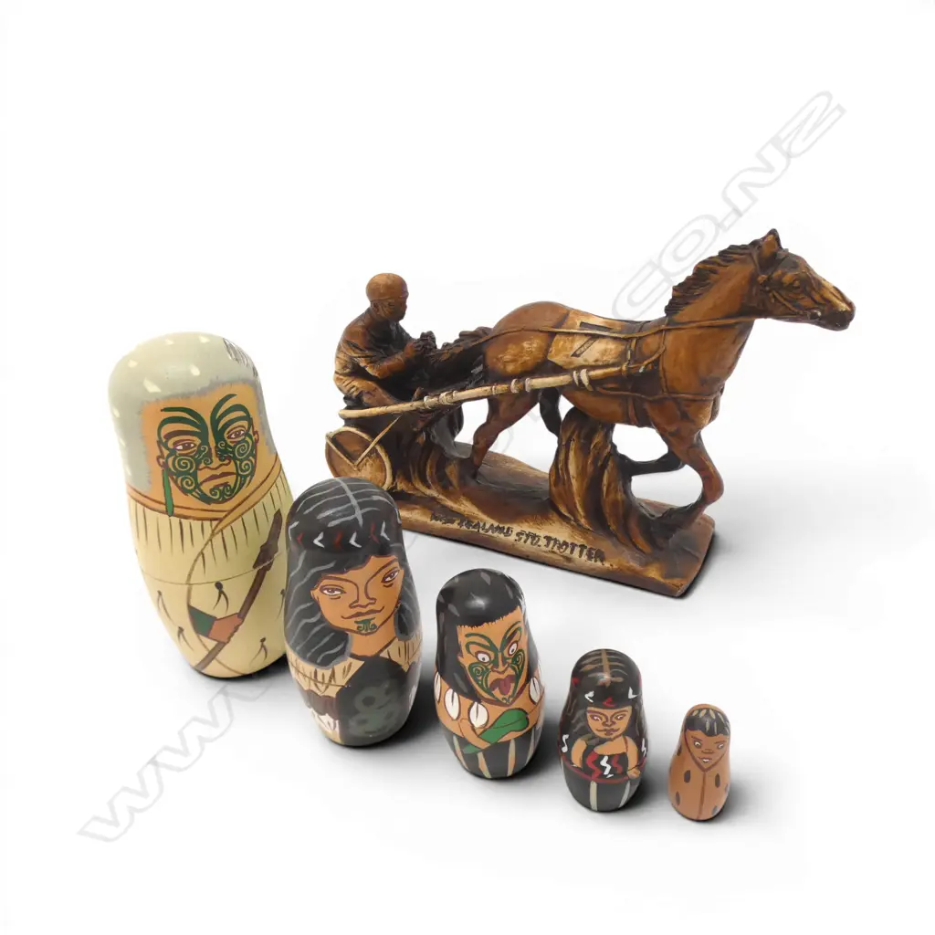 MAORI RUSSIAN MATRYOSHKA STYLE DOLL H.140mm + RESIN RACING HORSE L.260mm Image 1++