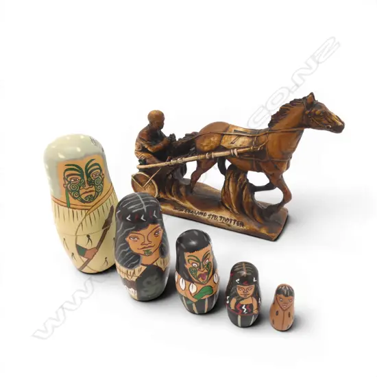 MAORI RUSSIAN MATRYOSHKA STYLE DOLL H.140mm + RESIN RACING HORSE L.260mm