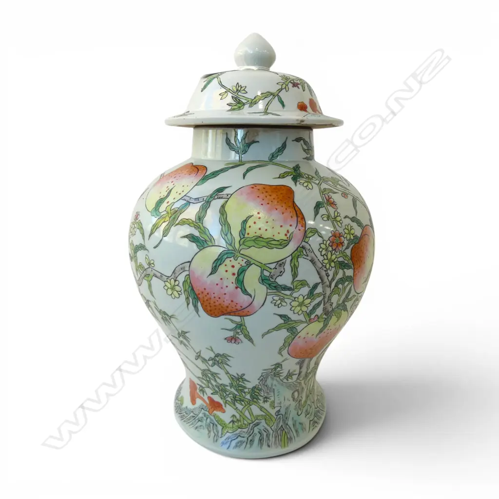 CHINESE LIDDED URN H.390mm Image 1++