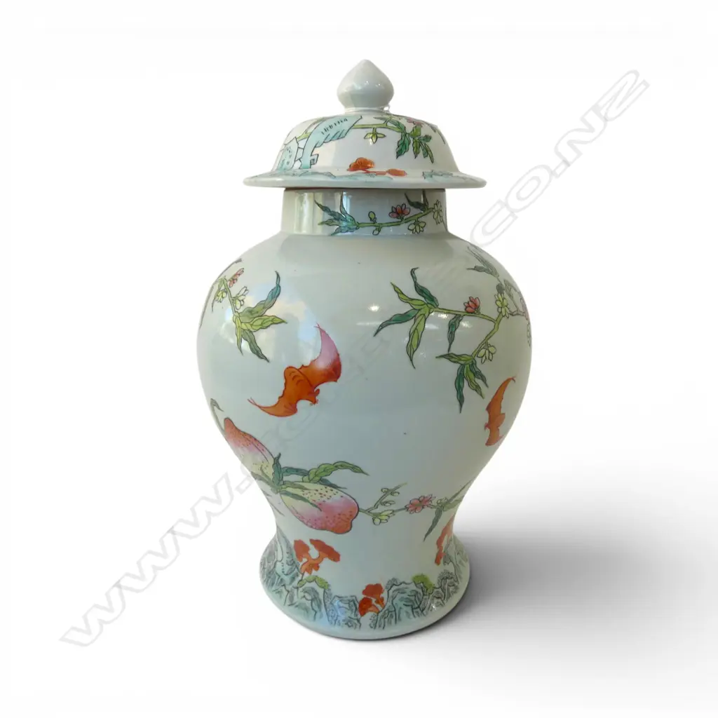 CHINESE LIDDED URN H.390mm Image 1++
