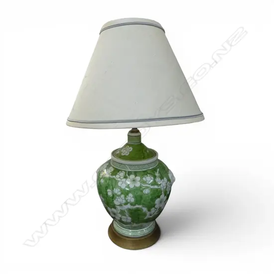 CHINESE WHITE PORCELAIN GREEN PAINTED DECORATIVE TABLE LAMP H530MM SHADE A/F