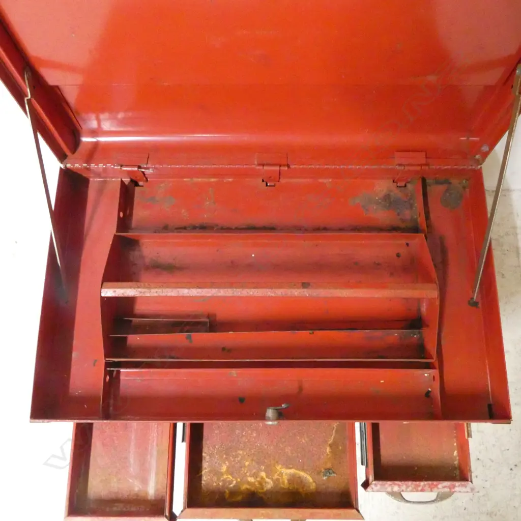 CORNWELL RED METAL TOOL CABINET 665x380x455mm Image 1++