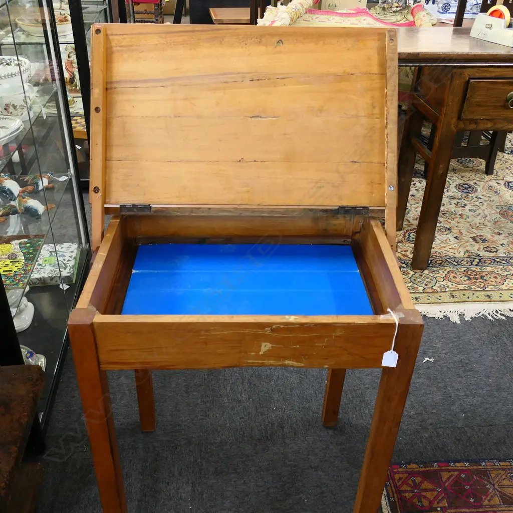 VINTAGE SCHOOL DESK 650x500x770mm Image 1++