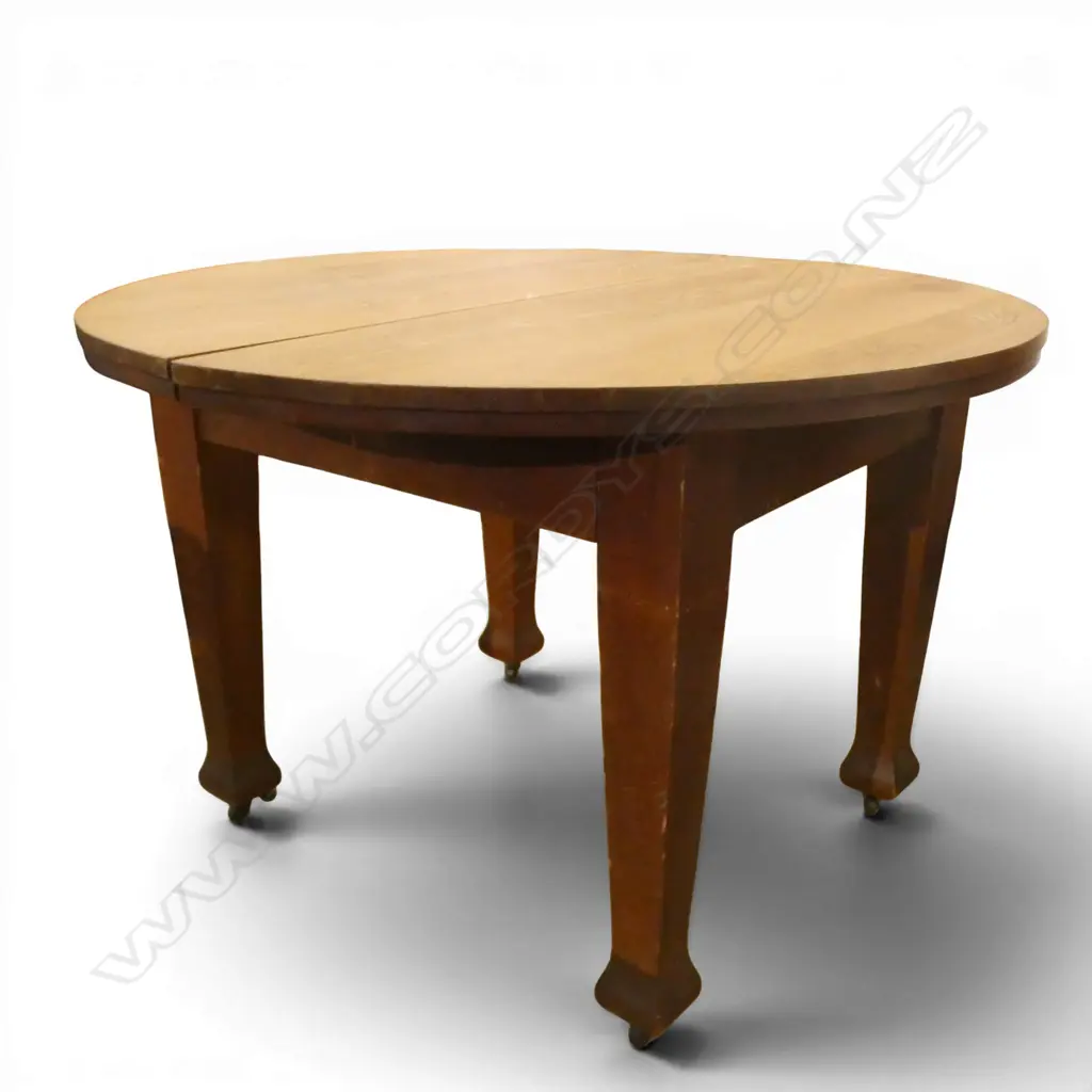 EARLY 20thC OAK DINING TABLE H.760mm, 1140mm dia Image 1++