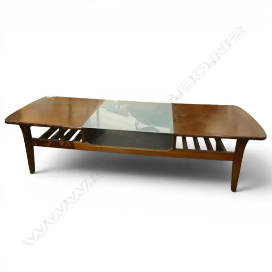 COFFEE TABLE with glass mid section, needs attention L.1510mm