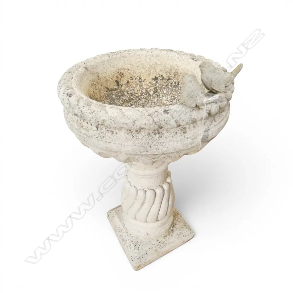 CONCRETE BIRD BATH H.630mm Image 1++