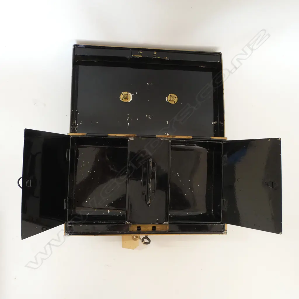 VINTAGE METAL CASH BOX with key 310x190x120mm Image 1++