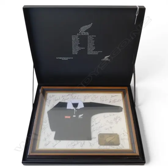 NEW ZEALAND 1995 Ltd Ed. ALL BLACKS FRAMED MINIATURE JERSEY 26/300 