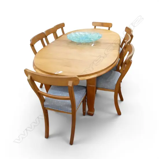 DINING TABLE w. 2 LEAVES & 8 CHAIRS