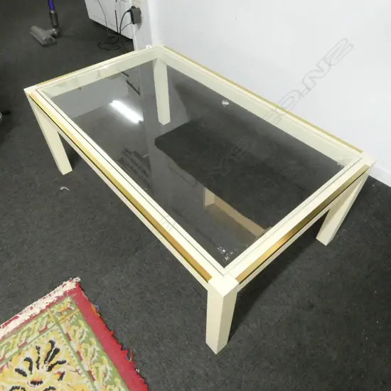 GLASS TOPPED COFFEE TABLE 1020x600x400mm