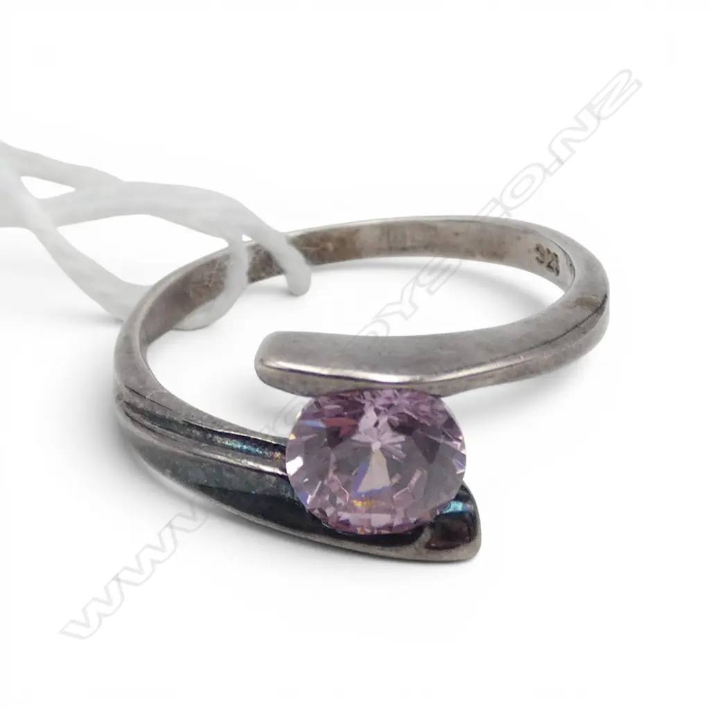 S/SILVER  PINK CZ SOLITARE RING Image 1++