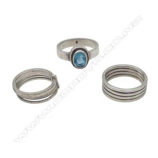 ASSORTED STG SILVER RINGS ONE WITH BLUE STONE