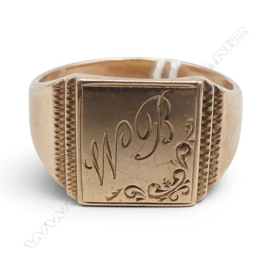 9CT SIGNET RING, 7.7gms SIZE V