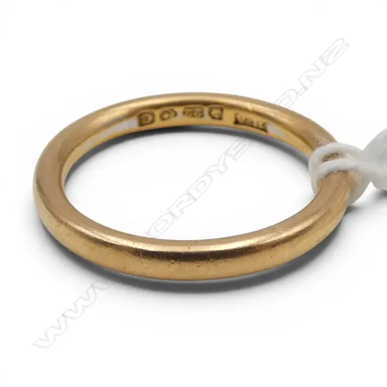 22CT RING, 4.4gms SIZE M