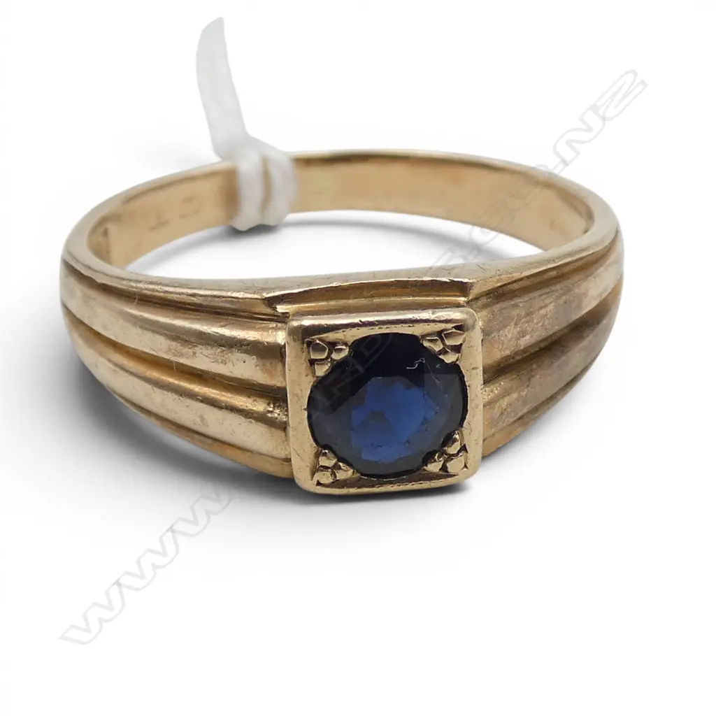 9ct RING WITH SAPPHIRE 4.5gms SIZE T Image 1++
