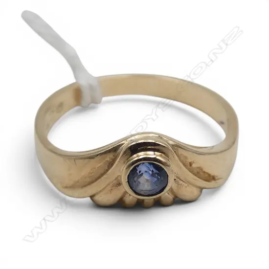 9ct GOLD & SAPPHIRE RING, 2.34gm SIZE N