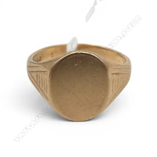 9CT SIGNET RING, 4.6gms SIZE Q
