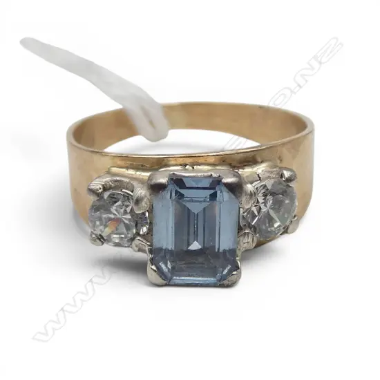 9ct AQUARMARINE & CZ  STONE RING, 2.96gm SIZE M