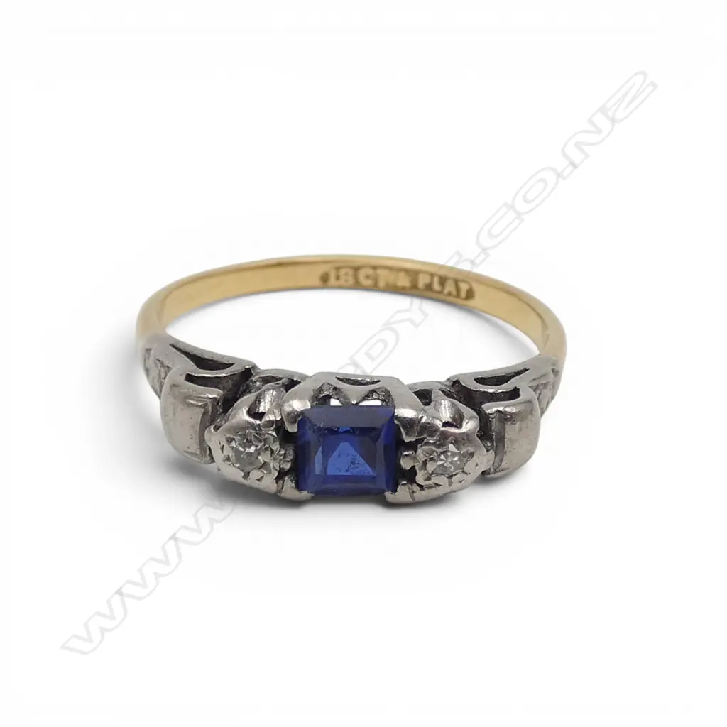 18CT & PLATINUM DIAMOND & SYN SAPPHIRE RING 2.2gms SIZE L Image 1++