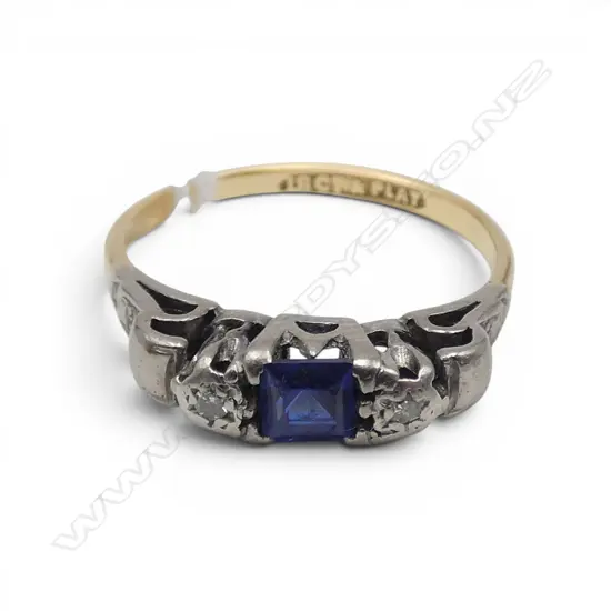 18CT & PLATINUM DIAMOND & SYN SAPPHIRE RING 2.2gms SIZE L