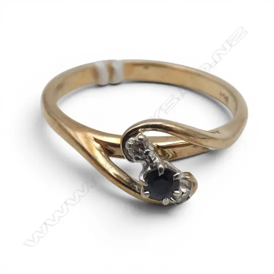 9CT DIAMOND & SAPHIRE RING 2.2GMS SIZE N