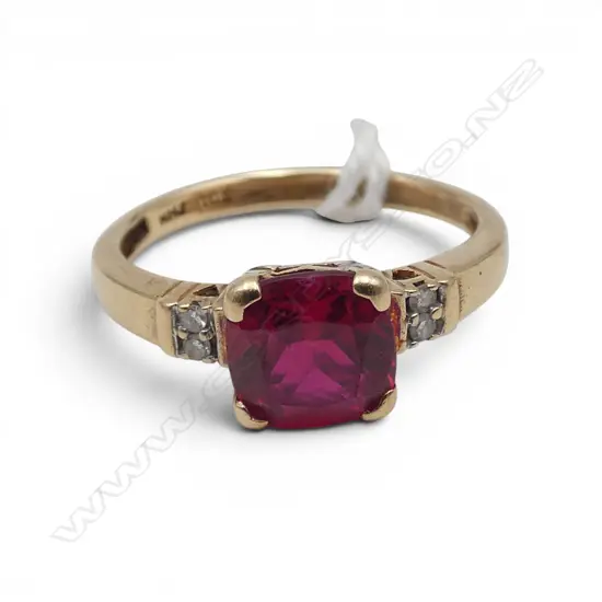 10CT CREATED RUBY & DIAMOND RING 2.4gms SIZE O