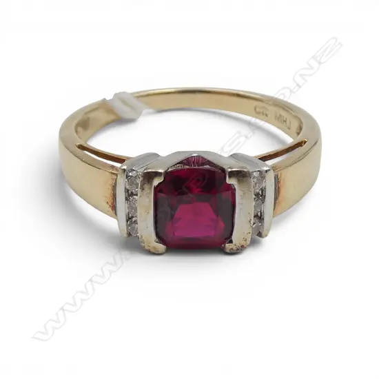 10ct CREATED RUBY & DIAMOND RING, 2.77gm SIZE P