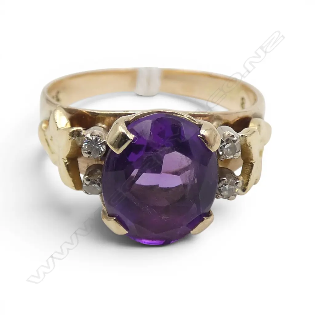 9ct AMETHYST & DIAMOND RING,  ONE CLAW NEEDS ATTENTION ON DIAMOND 3.77gm SIZE L Image 1++