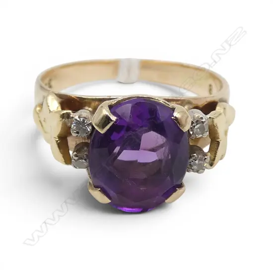 9ct AMETHYST & DIAMOND RING,  ONE CLAW NEEDS ATTENTION ON DIAMOND 3.77gm SIZE L